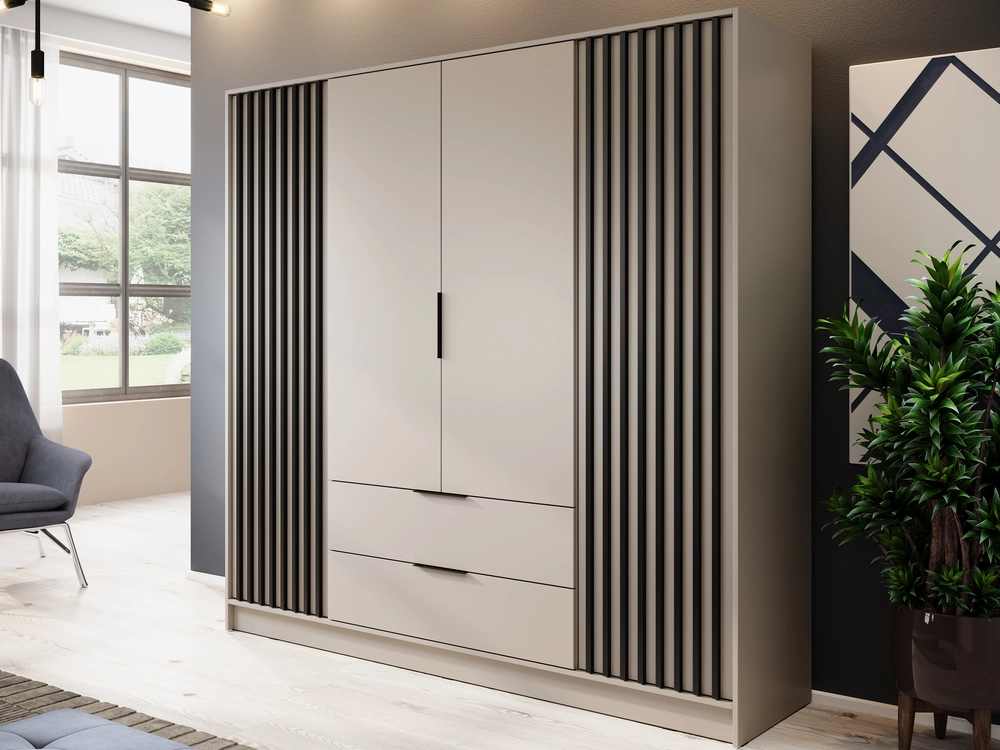 Oklejanie szafy przesuwnej - jak tanio odnowić stary mebel?